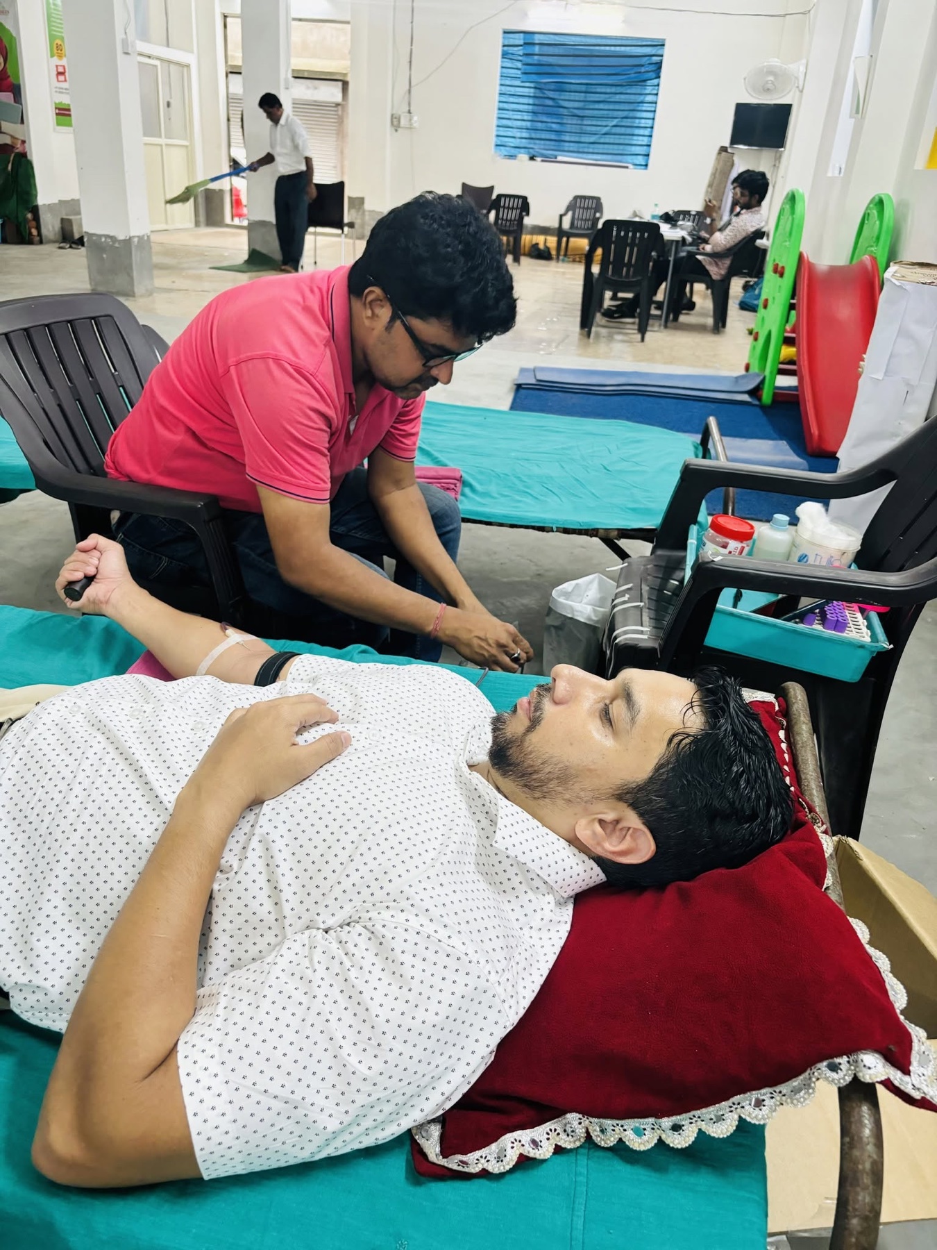 Syed Najam participating in a community blood-donation camp in West Bengal